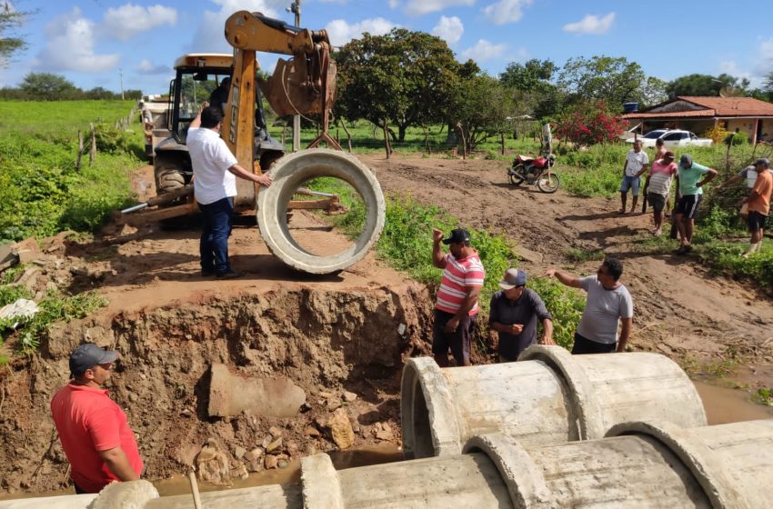 Reconstrução de ponte no Povoado Jurema é feita pela Prefeitura