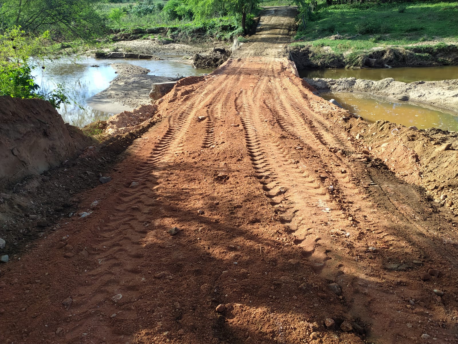 Prefeito Aldo Lira confirma construção de ponte no Timbaúba