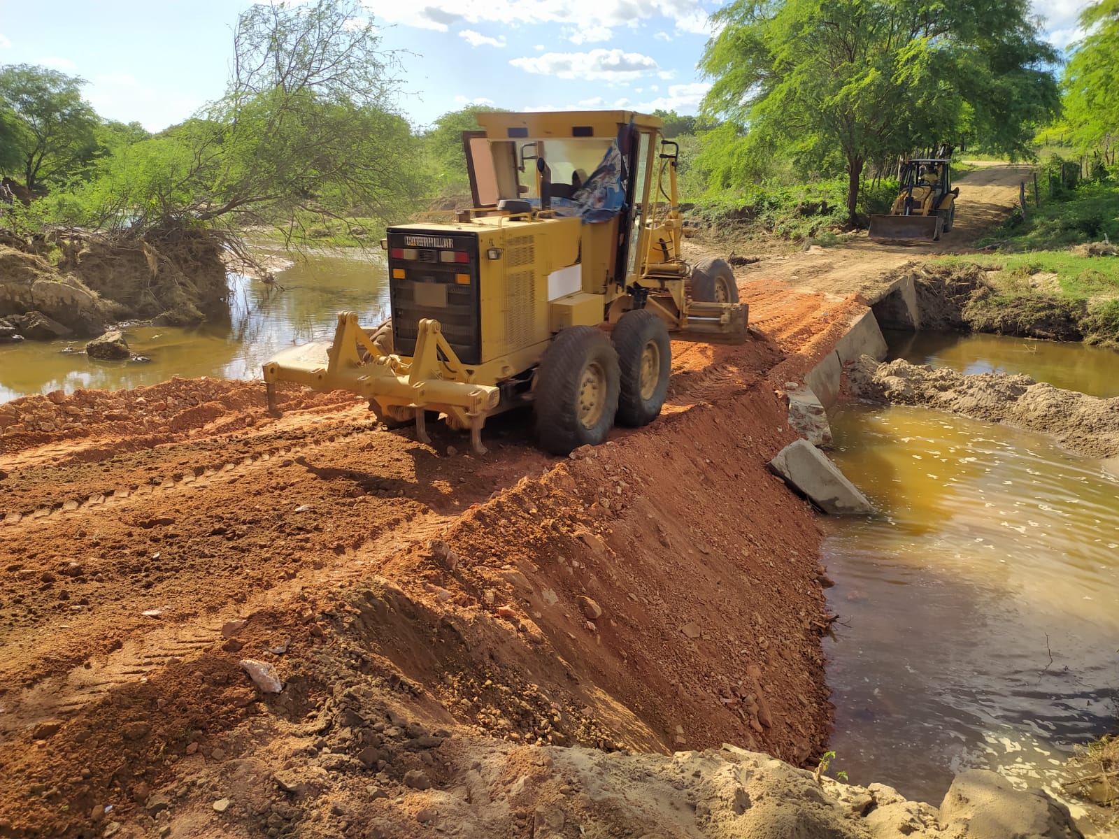 Prefeito Aldo Lira confirma construção de ponte no Timbaúba