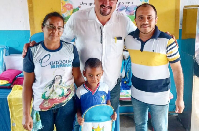 Entregas de Fardamento e kits Escolares são iniciadas pela Prefeitura de Estrela de Alagoas