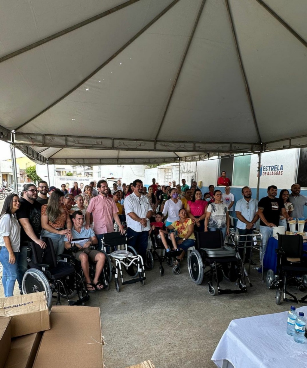 Prefeitura entrega Cadeiras de Rodas em parceria com a Pestalozzi