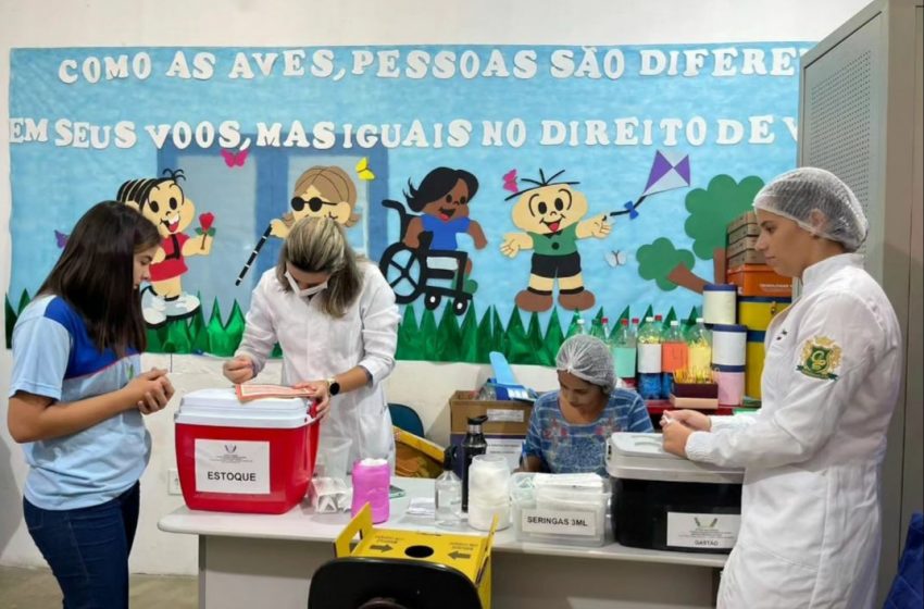 Equipe da Saúde faz atualização vacinal na Escola João Paulo II
