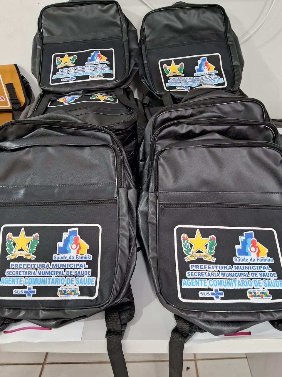 Agentes de Estrela de Alagoas recebem kits de fardamentos