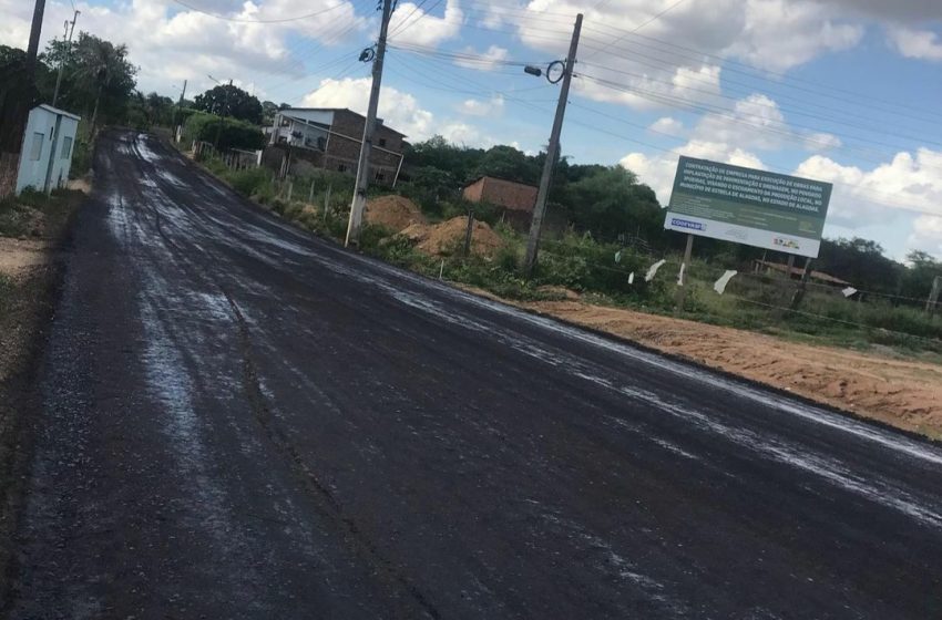  Pavimentação asfáltica da Estrada do Povoado Ipueiras segue avançando