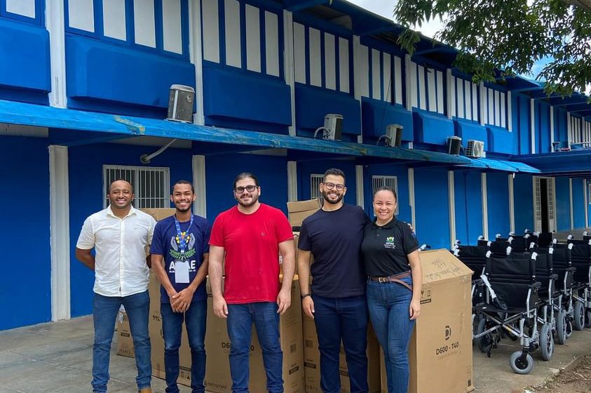  NASF e APAE unem Esforços para entregar cadeiras de rodas em Estrela de Alagoas
