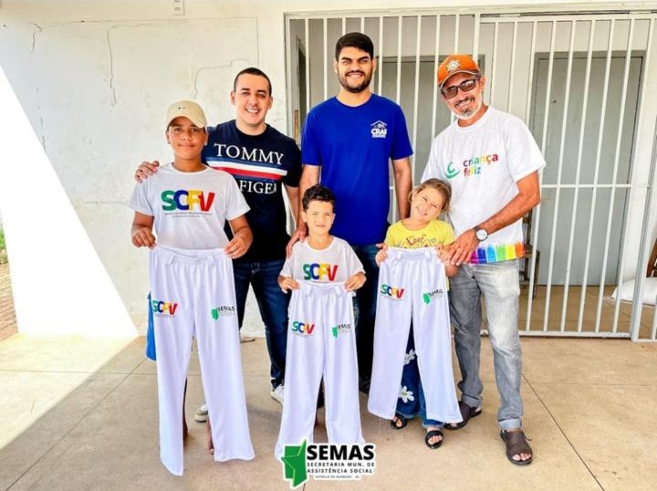  SEMAS realiza entrega de fardamentos para participantes do SCFV